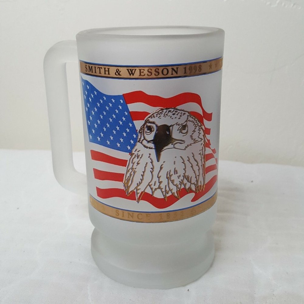 SMITH & WESSON Frosted Beer Mug 1998 Eagle Flag Appx 6 x 3"